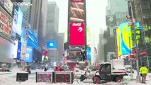 فيديو: عاصفة ثلجية قوية تضرب نيويورك.. ومقتل شخصين على الأقل