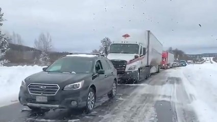 Traffic halted amid snowy conditions in New York