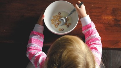 Contraloría investiga anomalía en entrega de alimentos: 18.000 beneficiarios son niños fallecidos