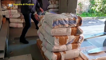 NapoliSalerno - Incenerite 14 tonnellate di amfetamine e 2,8 tonnellate di hashish (17.12.20)