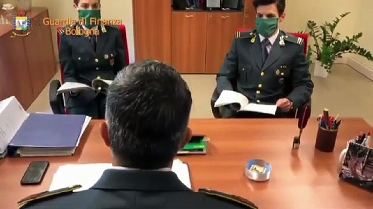 Bologna - Giocattoli pericolosi, sequestro della Guardia di Finanza (17.12.20)