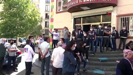 HDP önündeki ailelerin evlat nöbeti 403'üncü gününde