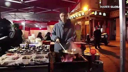 Koronavirüsün çıktığı Wuhan'da böyle partiliyorlar