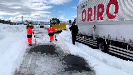 - Japonya şiddetli kara teslim oldu- Araçlar saatlerce yolda mahsur kaldı