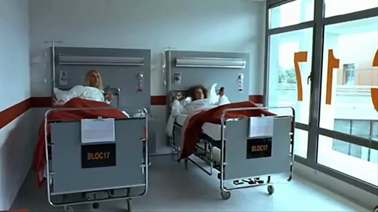 Cinéma en Français - Brice de Nice - Scène Culte N°19 # A l’hôpital (Scène complète)