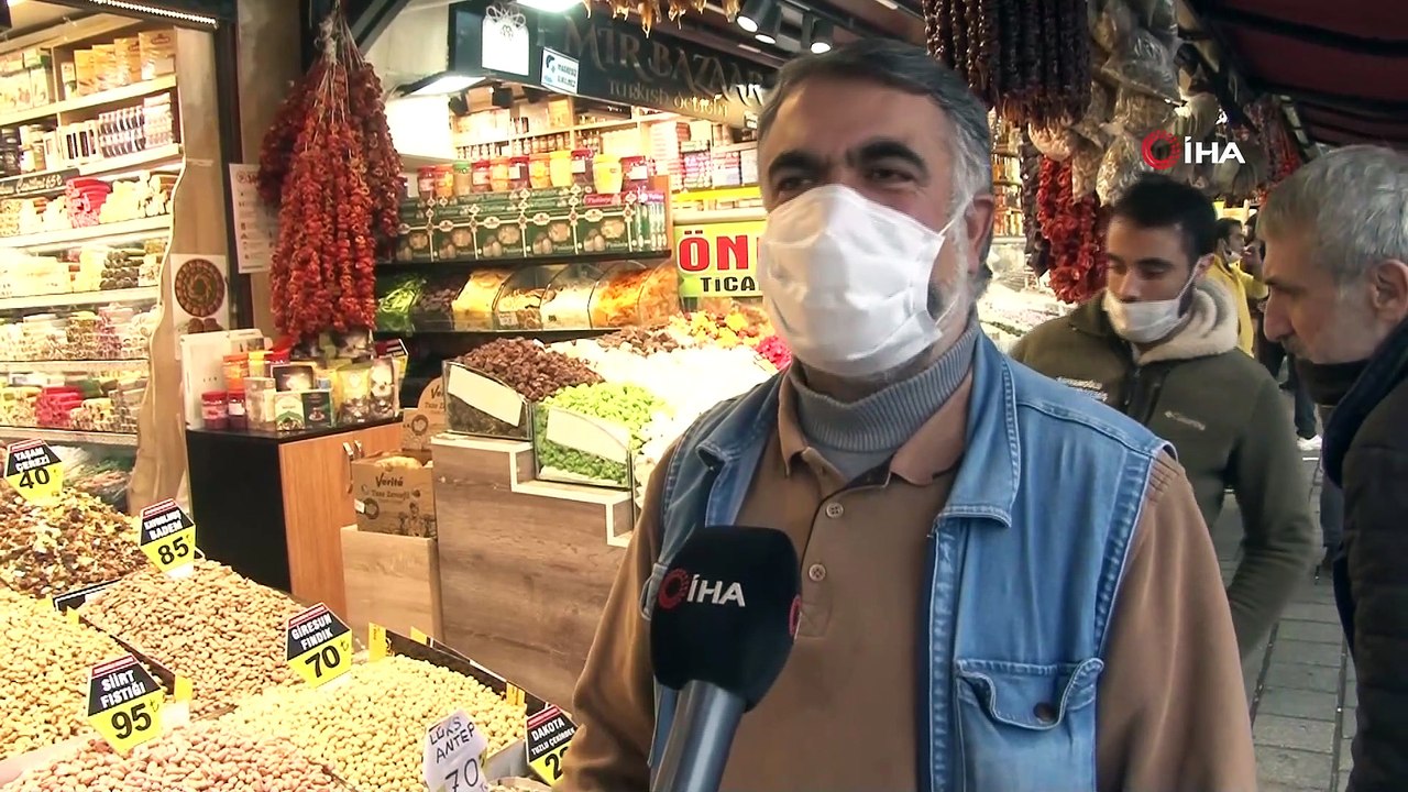 Yılbaşında uygulanacak sokağa çıkma kısıtlaması öncesi vatandaşlar alışverişe başladı