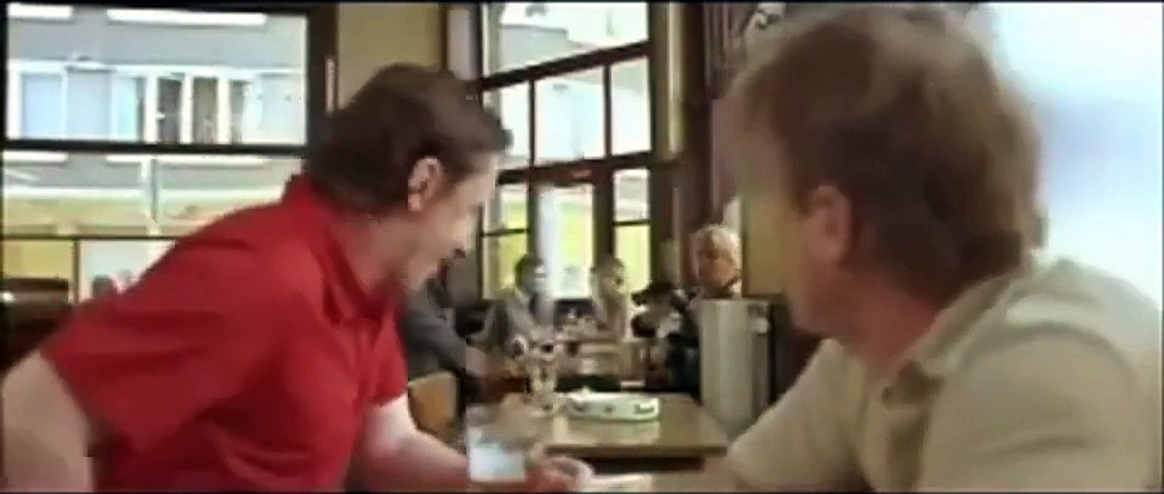 Cinéma en Français - Dikkenek - Scène Culte N°3 # C'est ma chaise !