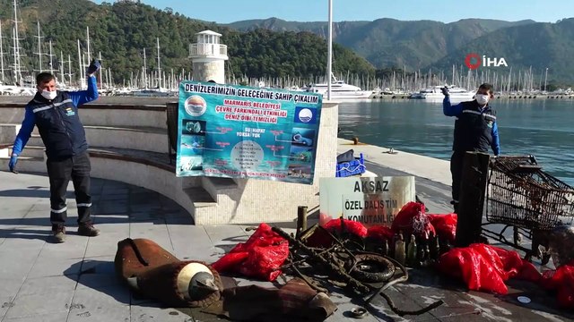 Sandalye, bisiklet, alışveriş arabası, otomobil lastiği...Denizden çıkanlar dalgıçları şoke etti