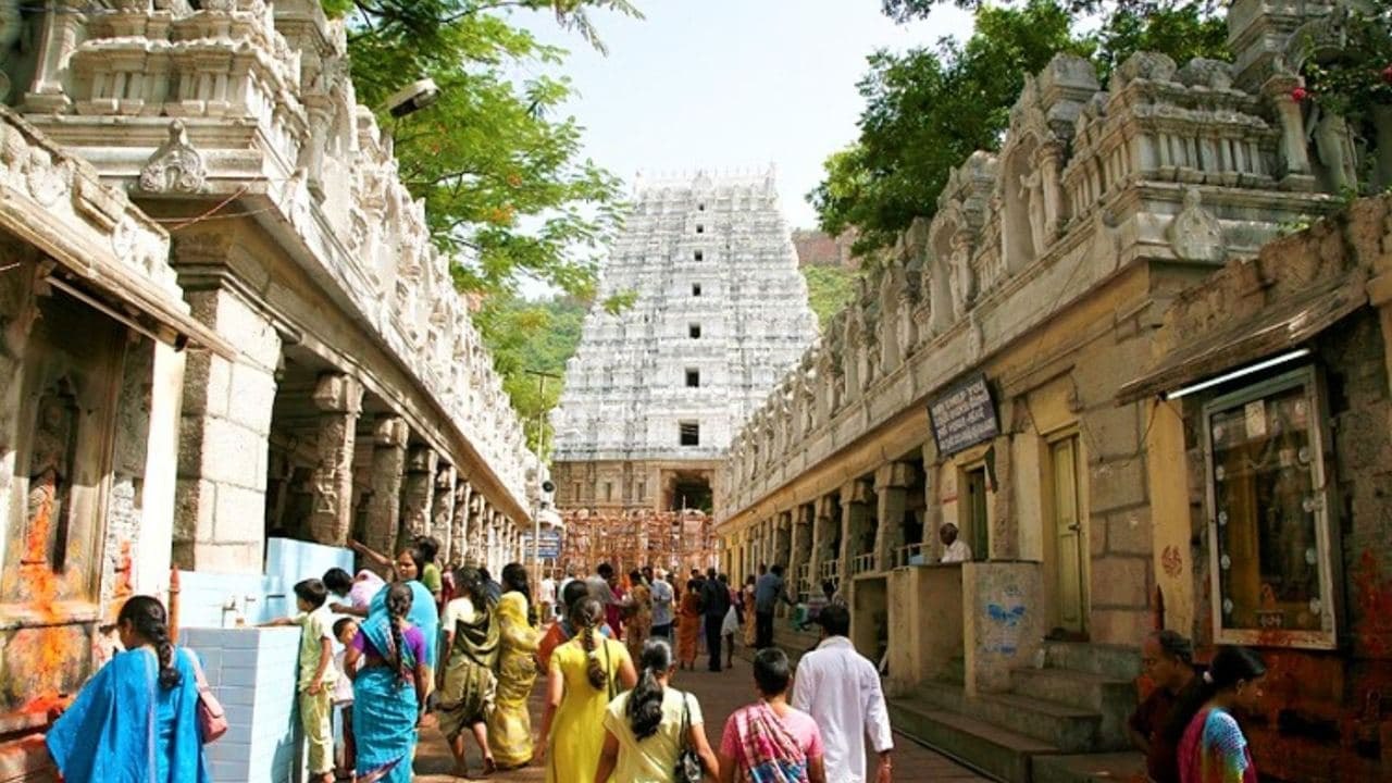 Devotees Agitation At Tirumala, Serious On TTD