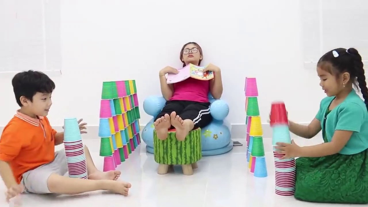 Suri Pretend Play Stacking Colored Cup Toys - Kids funny videos