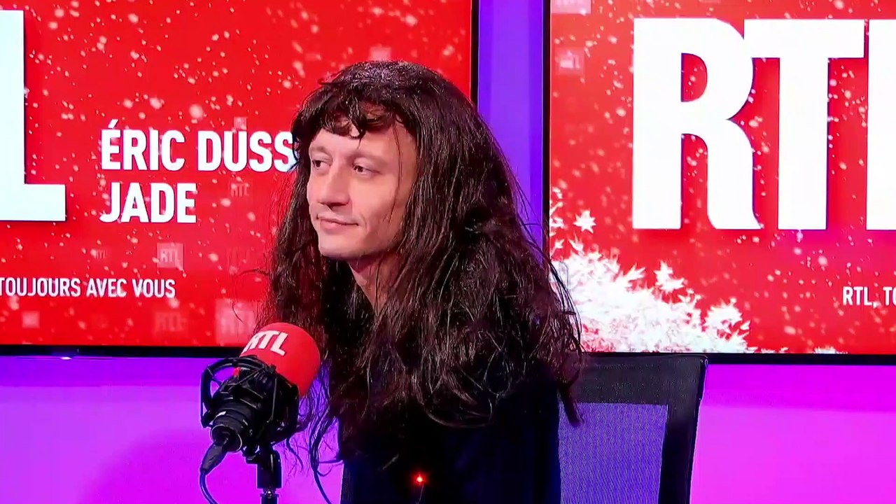 Muriel Robin s'arrache les cheveux avec Jade et Eric Dussart dans "On Refait La Télé"