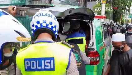 Detik-Detik Polisi Amankan Ambulans Berisi Logistik Aksi 1812