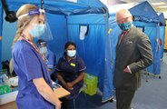 El príncipe Carlos tendrá que 'esperar' un poco antes de recibir la vacuna contra el coronavirus
