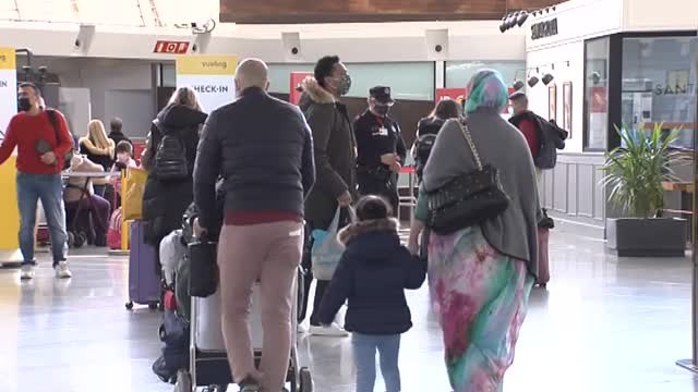 Uno de cada tres viajeros del aeropuerto de Bilbao quiere volar sin justificante