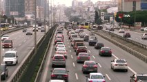 İstanbul'da kısıtlama öncesi trafik yoğunluğu rekor seviyede