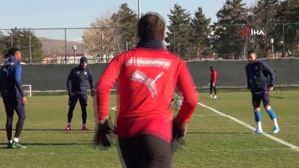 Hüseyin Çimşir: 'Oraya beyaz bayrağı kaldırarak teslim olmaya gitmiyoruz'