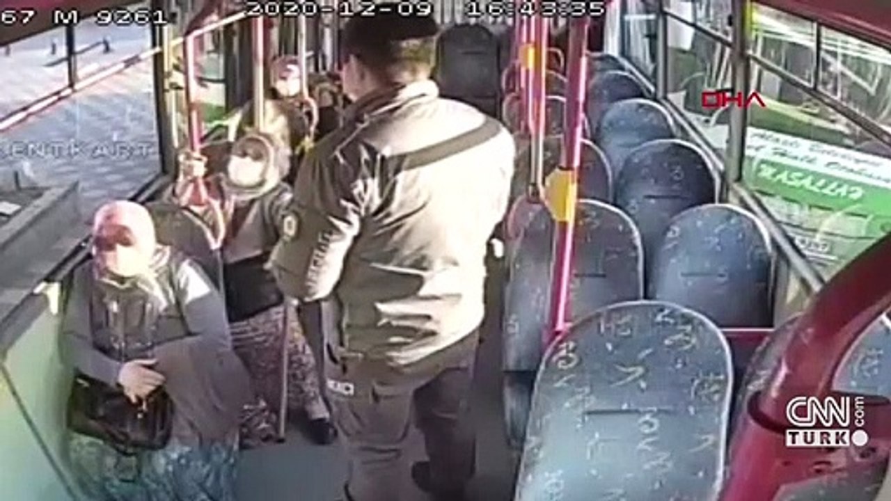 80 yaşındaki kadın yasağa rağmen bindiği halk otobüsünden inmemek için direndi | Video