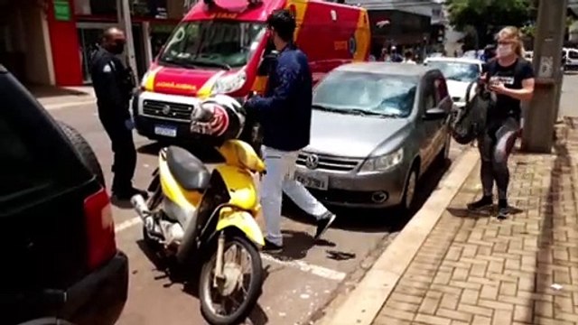 Duas pessoas ficam feridas após colisão de trânsito na Rua Paraná