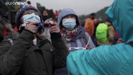 No Comments der Woche: Sonnenfinsternis und ein Weihnachtsmann unter Haien