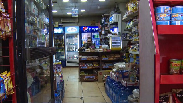 السلطات اللبنانية تواصل بحث سبل تخفيض الدعم عن السلع الأساسية