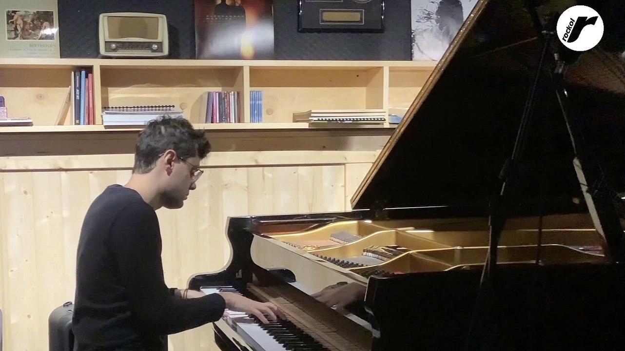 Alessandro Martire suona per Rockol “Last Chris...