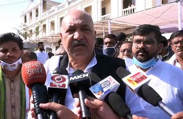 वरिष्ठ कांग्रेस नेता मोतीलाल वोरा को दिया गया गार्ड ऑफ ऑनर, कैबिनेट मंत्री रविन्द्र चौबे ने बताया बड़ी क्षति