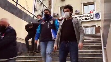 'Polis' diyerek eve girdiler, 100 bin liralık ziynet eşyası çaldılar