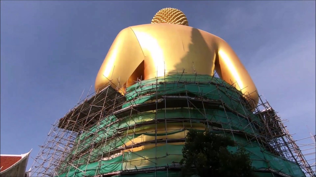 Big Buddha Statue at Wat Paknam Bhasicharoen Temple at Phasi Charoen district, Bangkok, Thailand