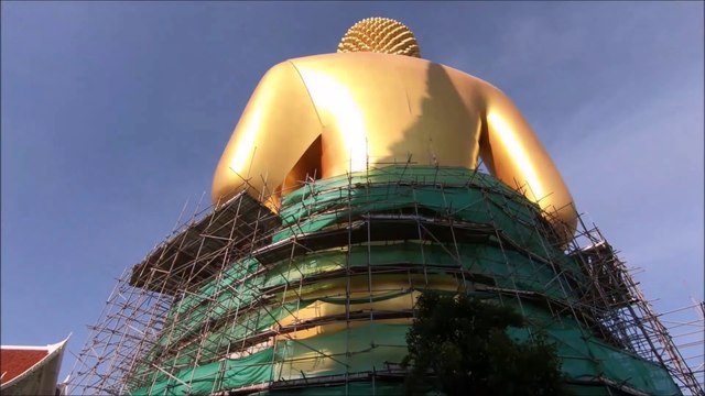 Big Buddha Statue at Wat Paknam Bhasicharoen Temple at Phasi Charoen district, Bangkok, Thailand