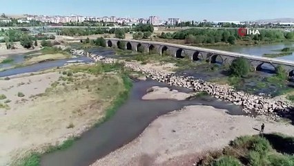 Türkiye'nin en uzun nehrinde su seviyesi düştü