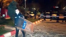 Adana'da şafak vakti düzenlenen rüşvet operasyonunda Ceyhan İlçe Belediyesine baskın yapıldı