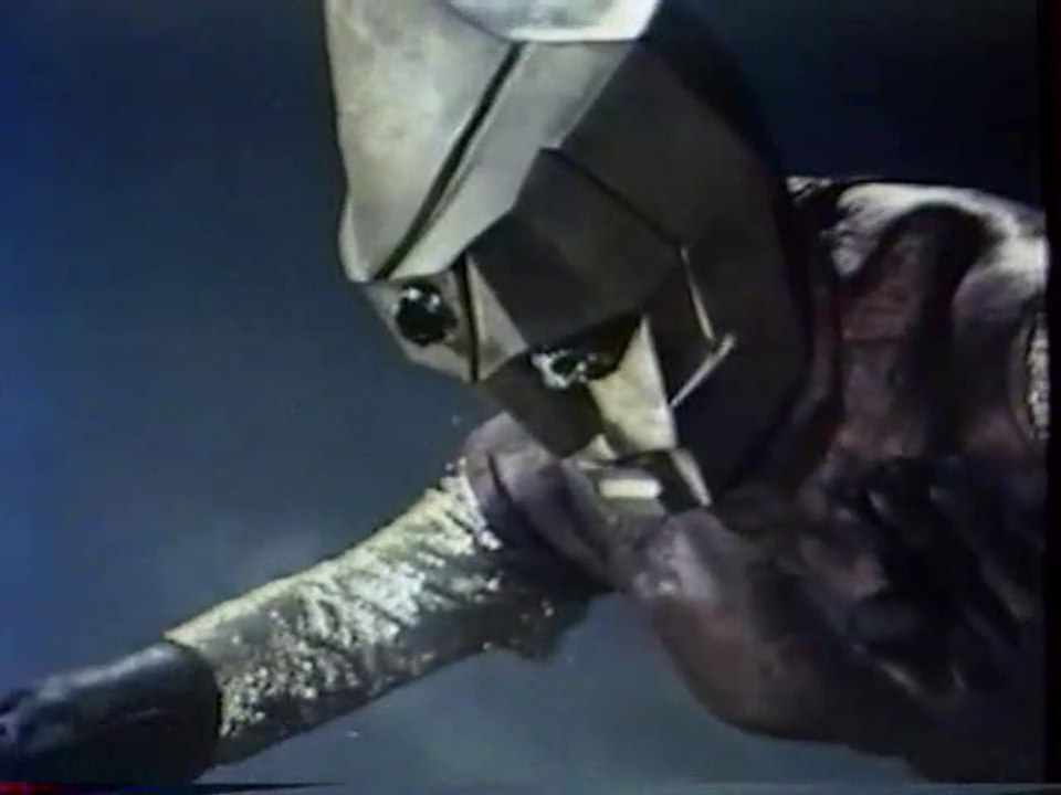 Spectreman : l'ennemi venu d'ailleurs + Hedron passe à l'attaque (ép. 1 et 2)