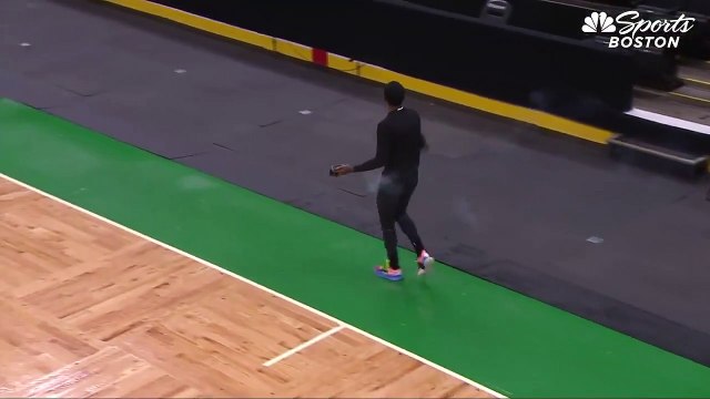 Avec de l'encens, Kyrie Irving purifie la salle de Boston avant de jouer