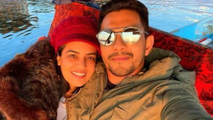 Aditya Narayan Shweta Agarwal के Honeymoon से Romantic Pic VIRAL | Filmibeat