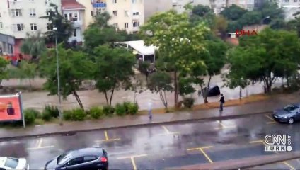 İstanbul'da deniz seviyesi 20 santimetre yükseldi... Altyapı tehlikede | Video