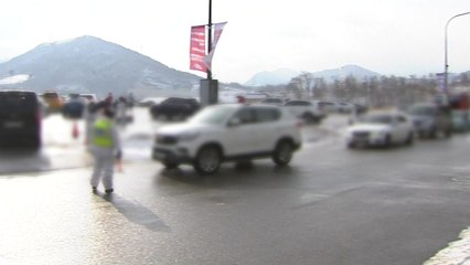 동해안 집단 감염 확산...성탄절·해돋이 인파 걱정 / YTN