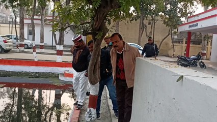 एसडीएम ने देखा तालाब, साफ सफाई के दिए निर्देश