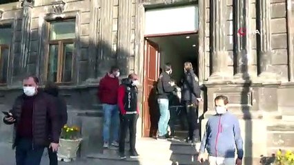 HDP Kars Belediye Başkan yardımcıları gözaltına alındı