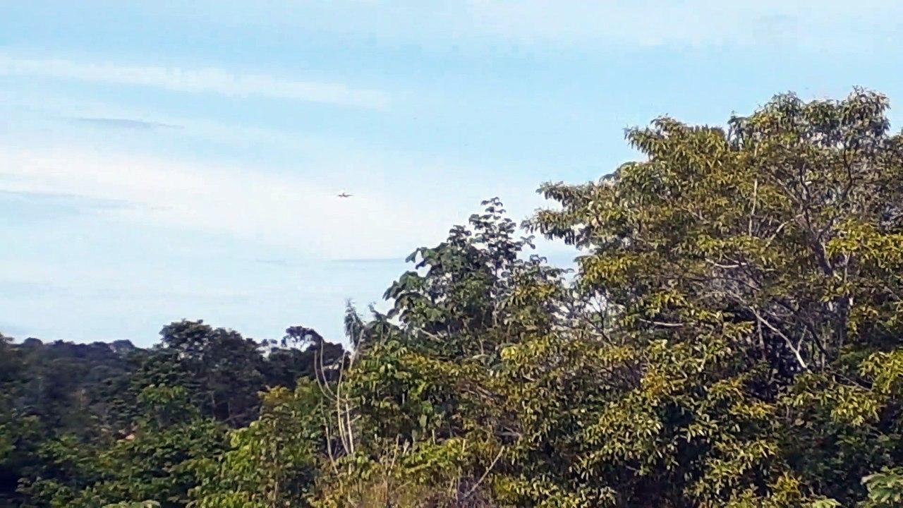 Embraer 195 PR-AUF na aproximação final antes de pousar em Manaus vindo de Tefé