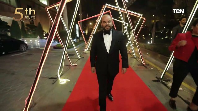 لقاء خاص مع محمد عبد الرحمن نجم مسرح مصر على ريد كاربت مهرجان نجم العرب 2020