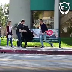 Gila  pria ini mematah kan kepala wanita itu