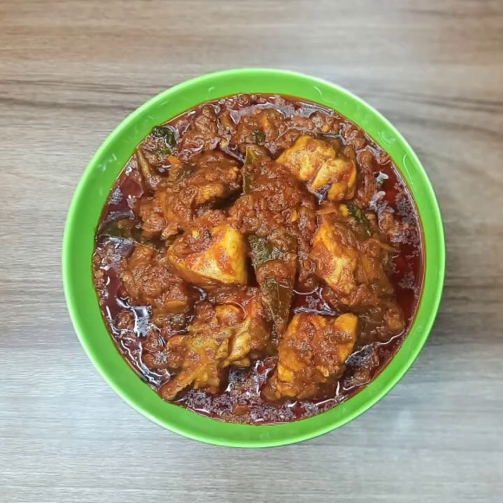 Spicy Chicken Masala Curry Recipe | Chicken Curry For Bachelors | Simple Chicken Curry For Beginners | Desi Cook
