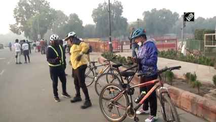 Fog shrouds Delhi as visibility drops