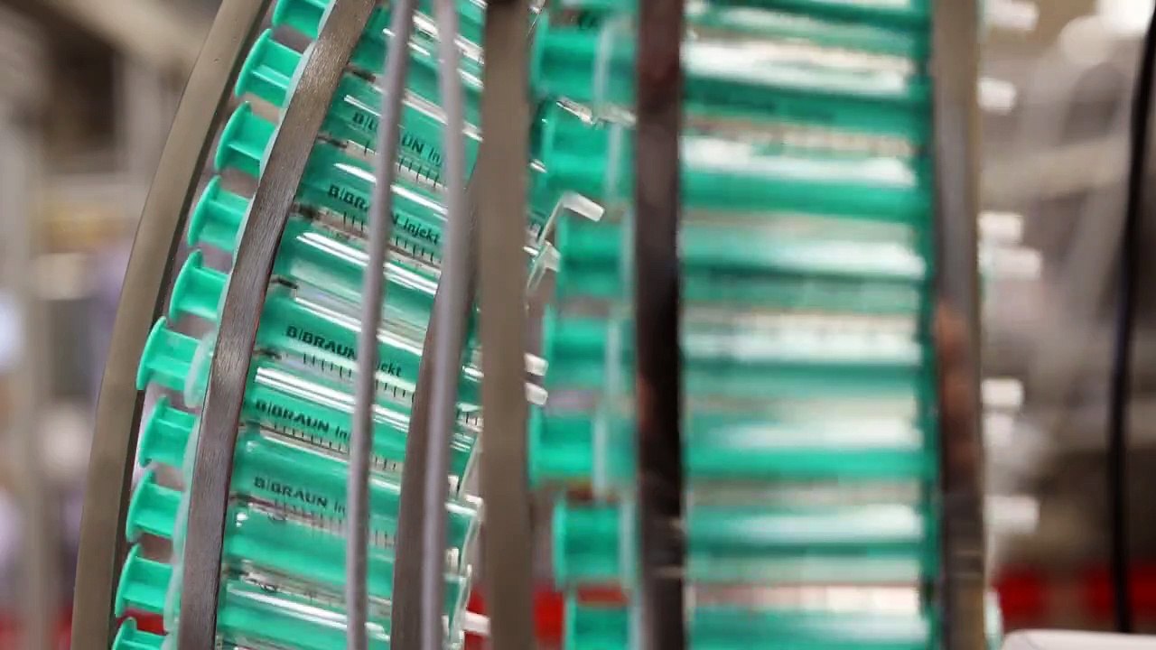 Spritzen-Fabrik in Arolsen stellt auf Sieben-Tage-Produktion um