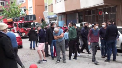 Yangın çıkınca kısıtlamayı unutup sokağa döküldüler