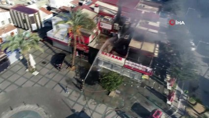 Kapalı lokantanın çatısından yükselen alevler itfaiyeyi alarma geçirdi