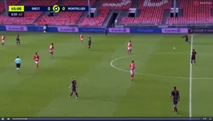 Passe décisive de Delort vs Brest