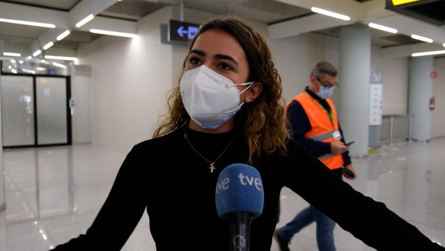 Pasajera explica proceso de control de PCR negativa en el aeropuerto de Palma