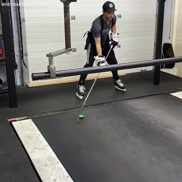 L'entrainement hallucinant d'un joueur de hockey sur glace