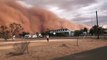 Cette ville en australie se fait avaler par une  énorme tempête de sable